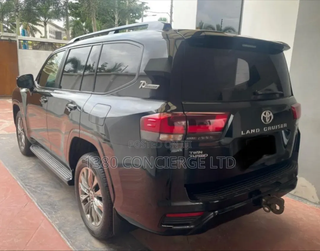 Toyota Land Cruiser 2022 Black