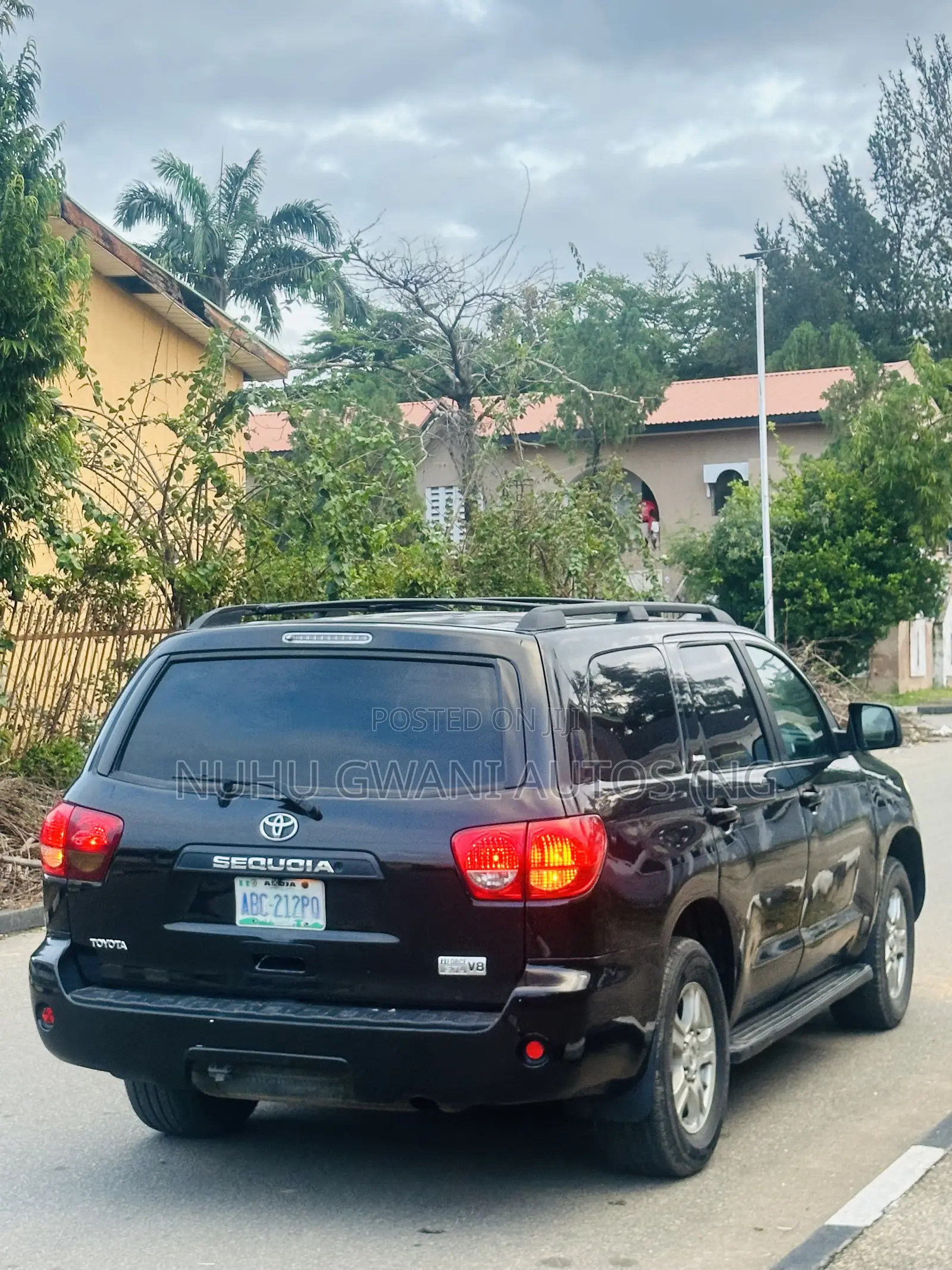 Toyota Sequoia Limited 4dr SUV 4WD (5.7L 8cyl 6A) 2009 Black