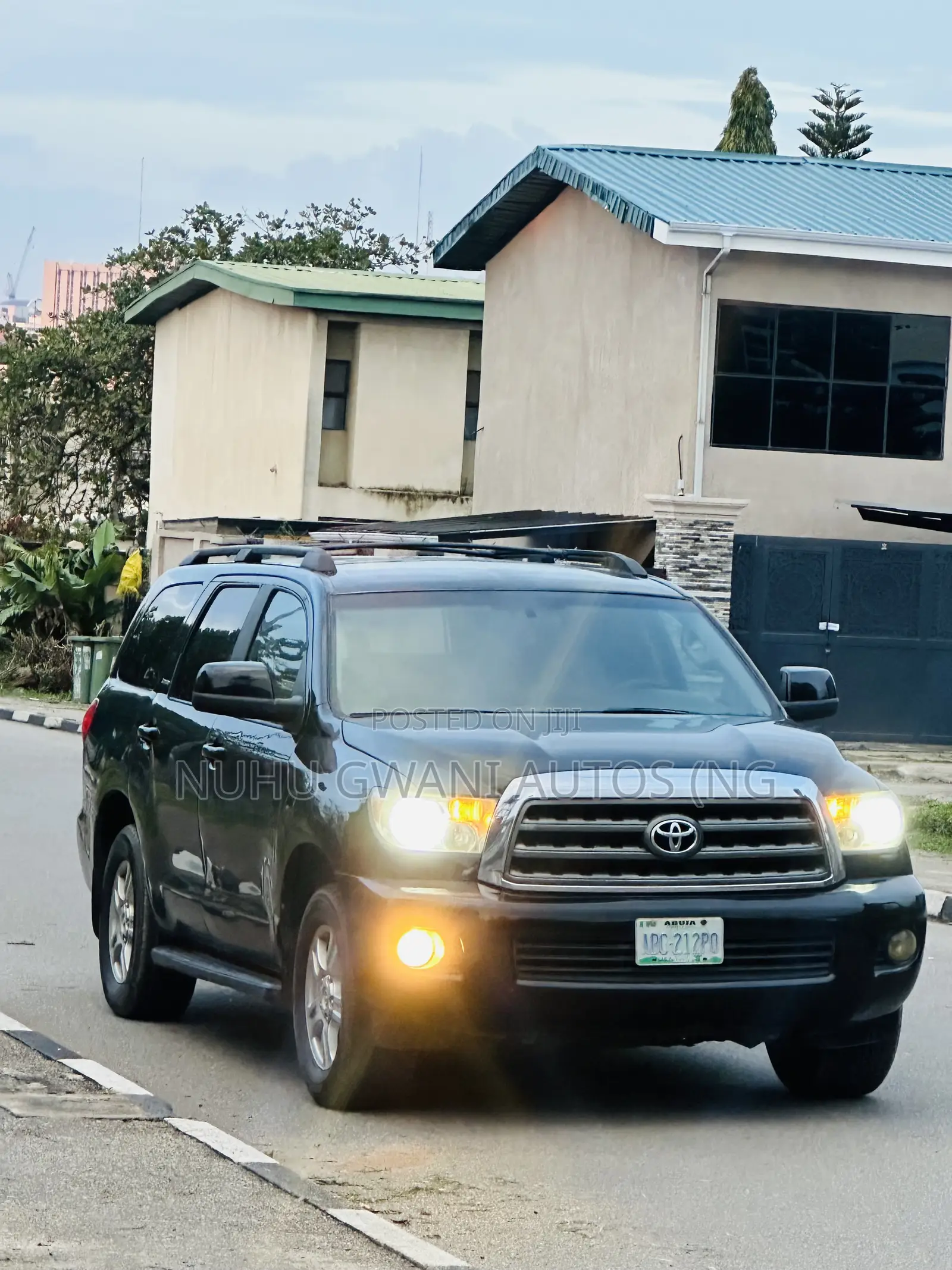 Toyota Sequoia Limited 4dr SUV 4WD (5.7L 8cyl 6A) 2009 Black