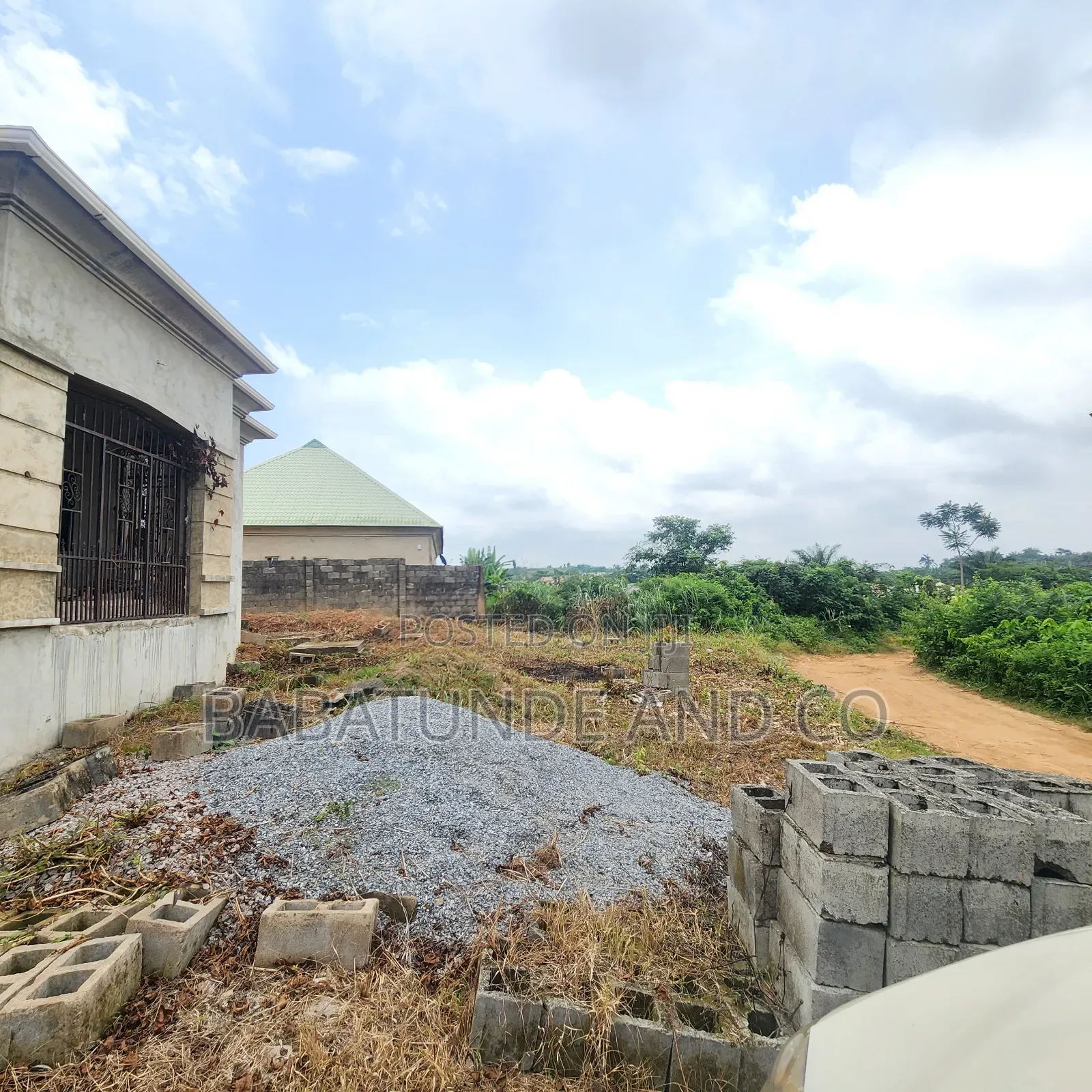 4bdrm Bungalow in Ologuneru for sale
