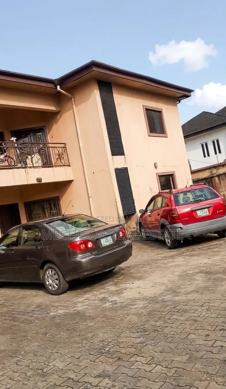 3bdrm Block of Flats in Rumuibekwe for sale