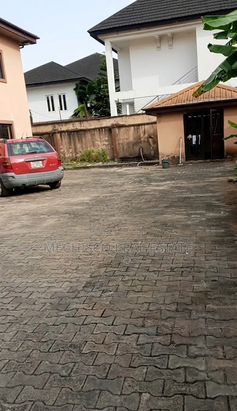 3bdrm Block of Flats in Rumuibekwe for sale