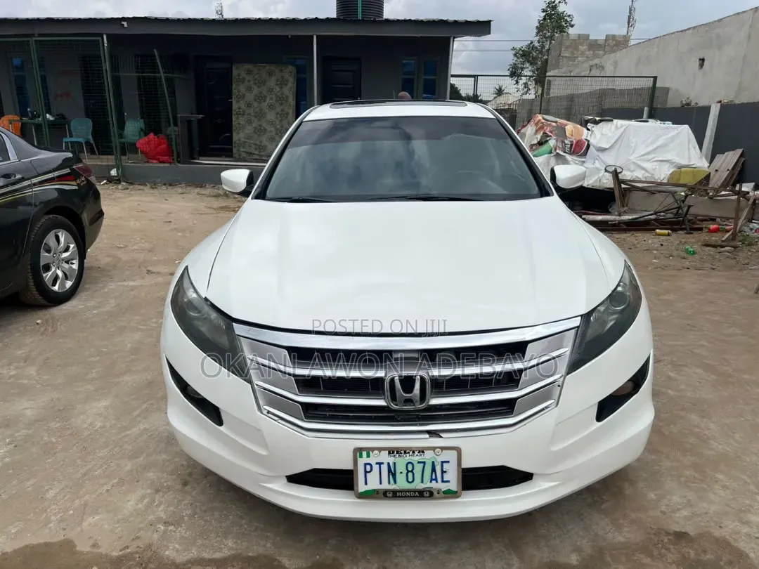 Honda Crosstour 2010 White