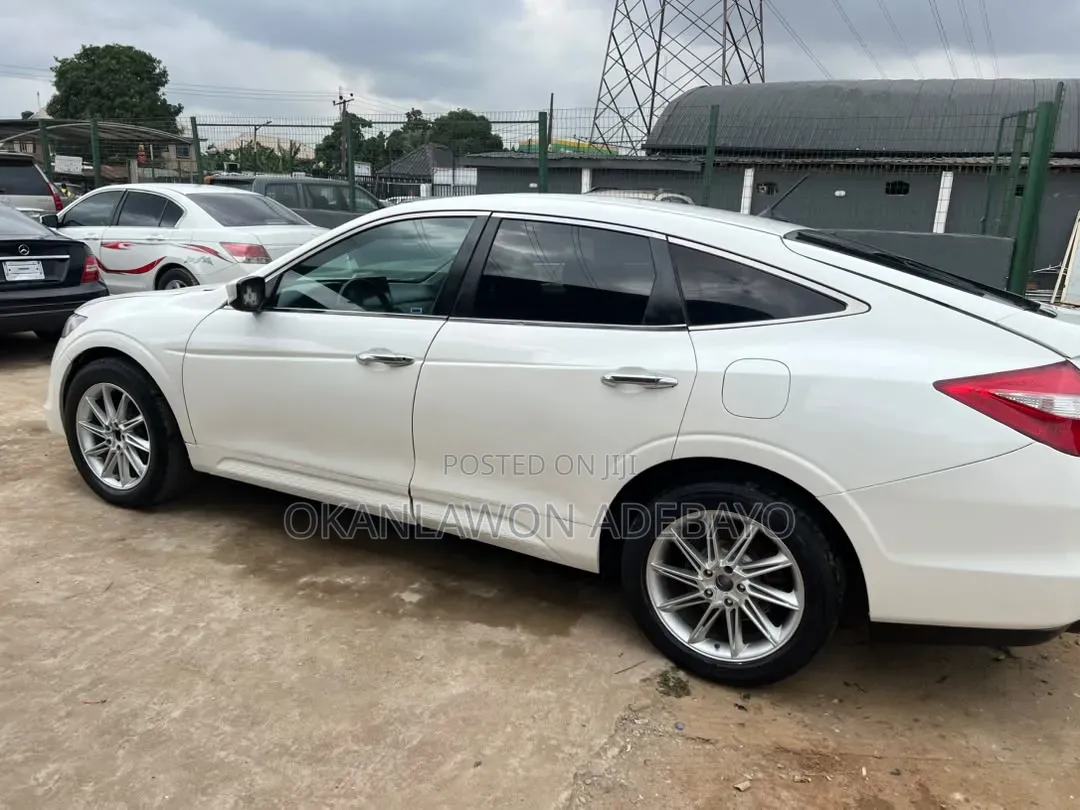 Honda Crosstour 2010 White