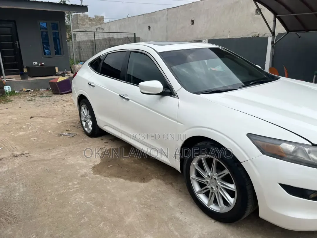 Honda Crosstour 2010 White
