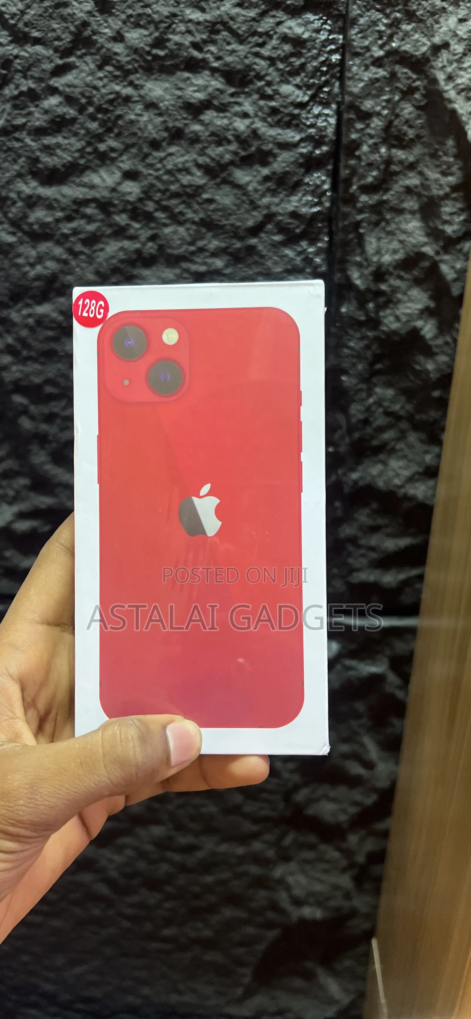 New Apple iPhone 13 128 GB Red