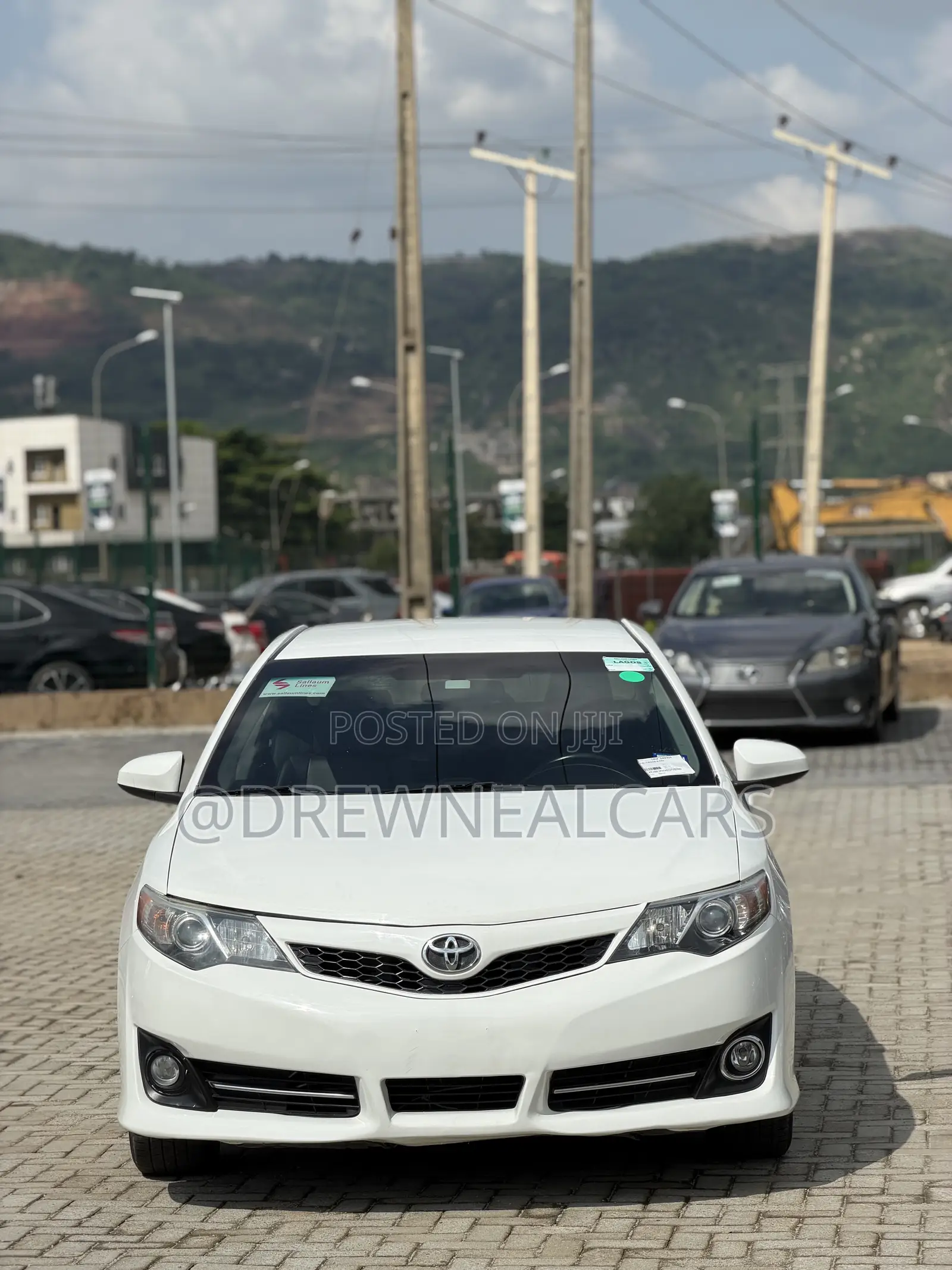 Toyota Camry SE 4dr Sedan (2.5L 4cyl 6A) 2014 White