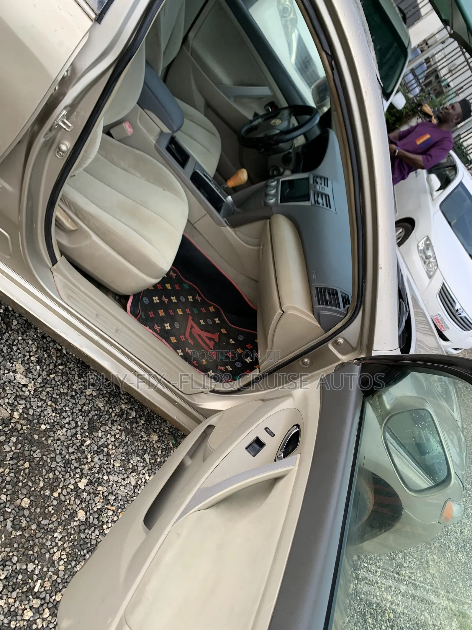 Toyota Camry LE 4dr Sedan (2.4L 4cyl 5A) 2009 Gold