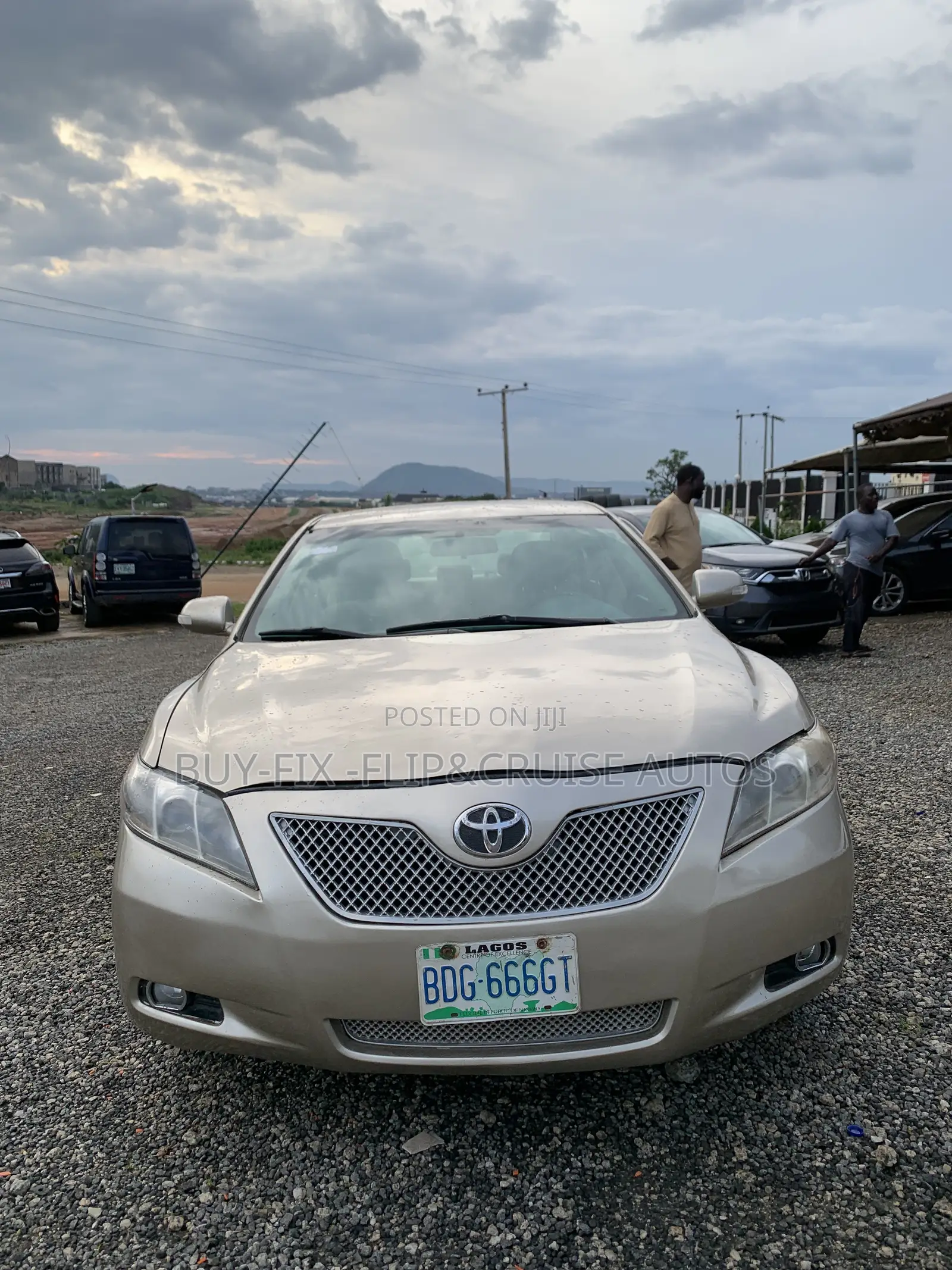 Toyota Camry LE 4dr Sedan (2.4L 4cyl 5A) 2009 Gold