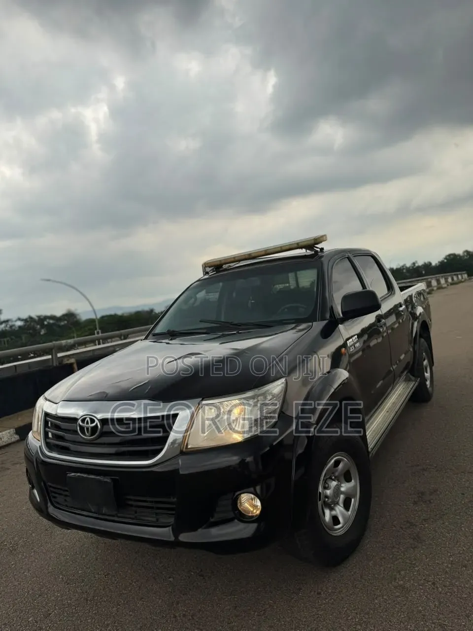 Toyota Hilux 2014 Black