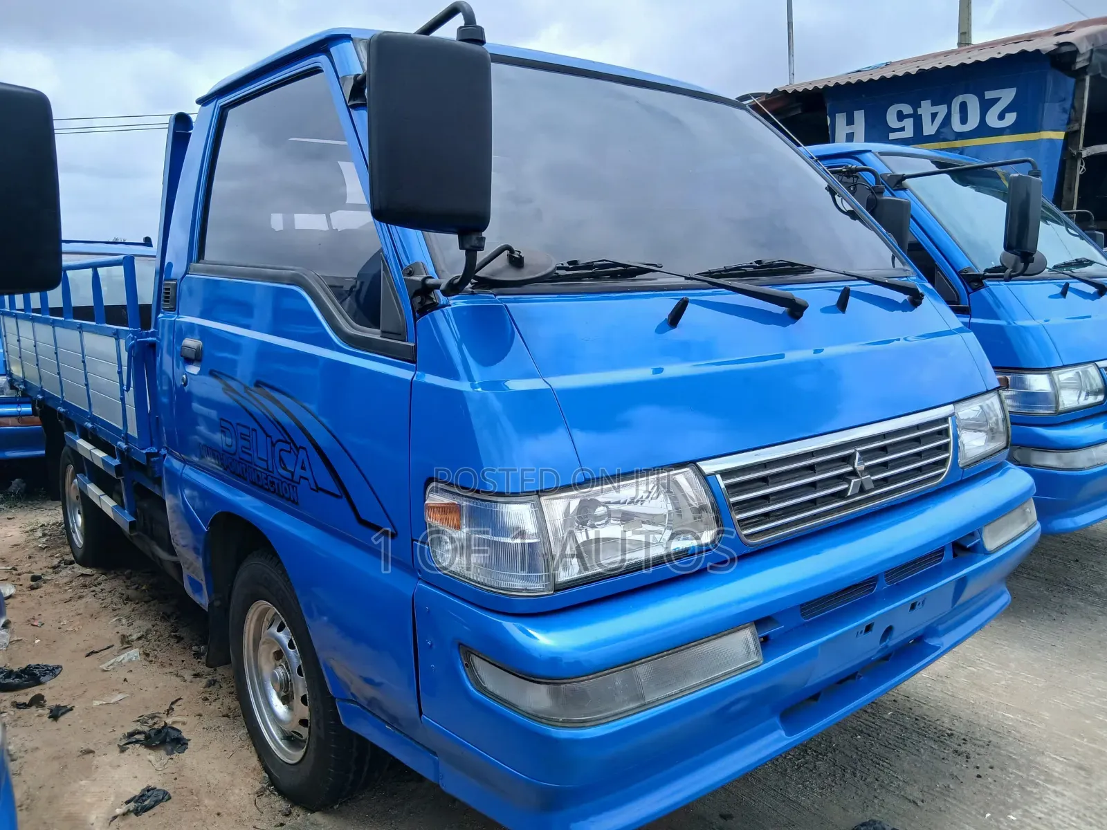 Mitsubishi Delica 2013 Blue
