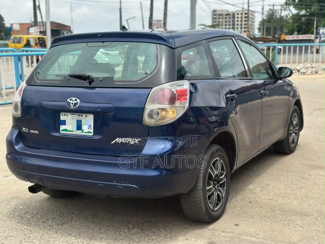 Toyota Matrix XR Hatchback FWD (1.8L 4cyl 4A) 2008 Blue
