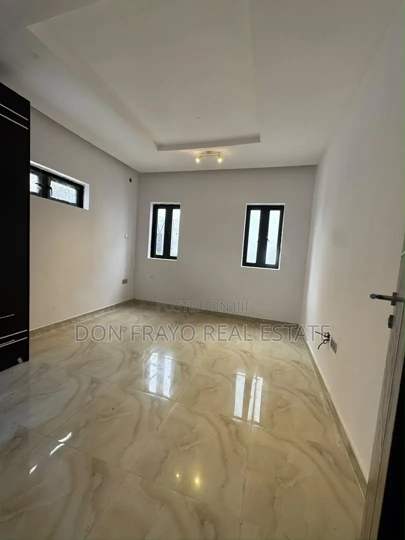 4bdrm Duplex in Alalubosa Gra for sale