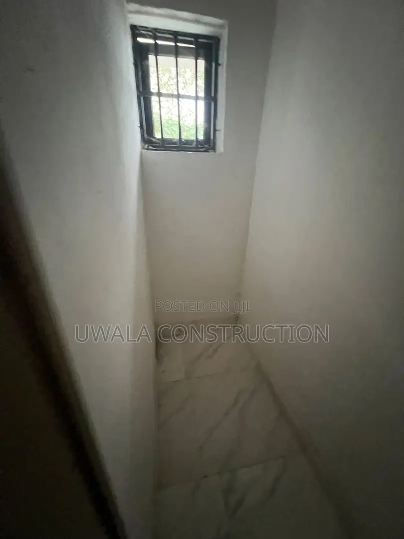 5bdrm Duplex in Guzape District for sale