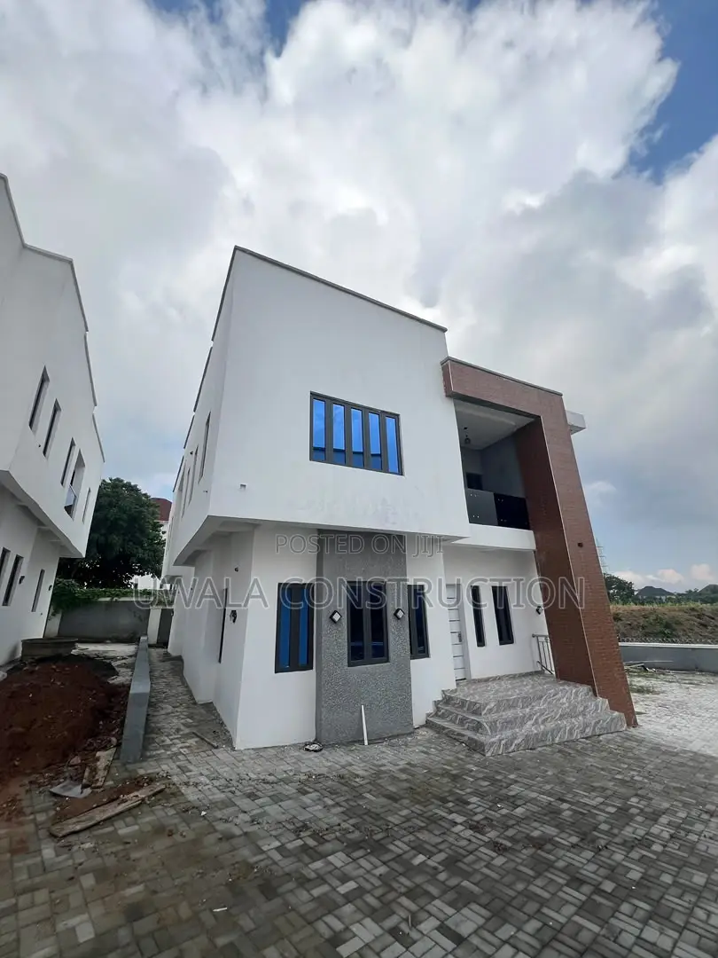 5bdrm Duplex in Guzape District for sale