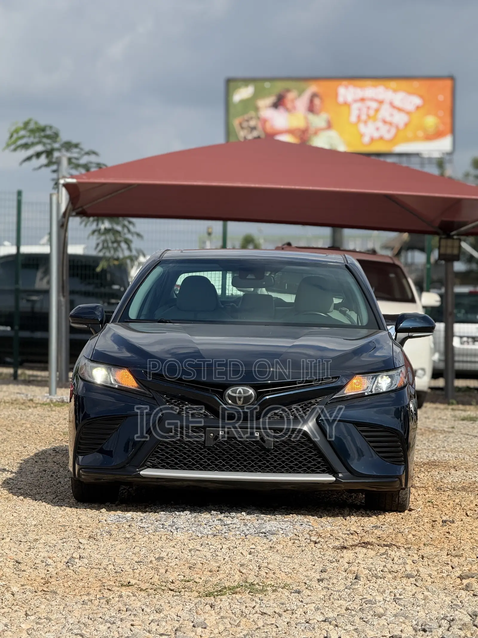 Toyota Camry SE FWD (2.5L 4cyl 8AM) 2018