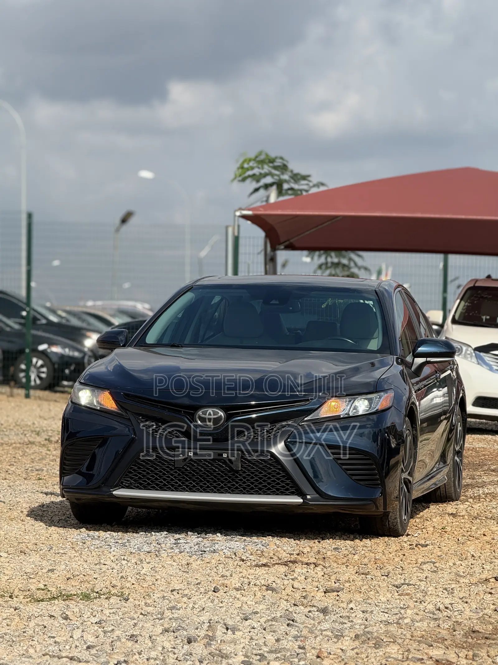 Toyota Camry SE FWD (2.5L 4cyl 8AM) 2018