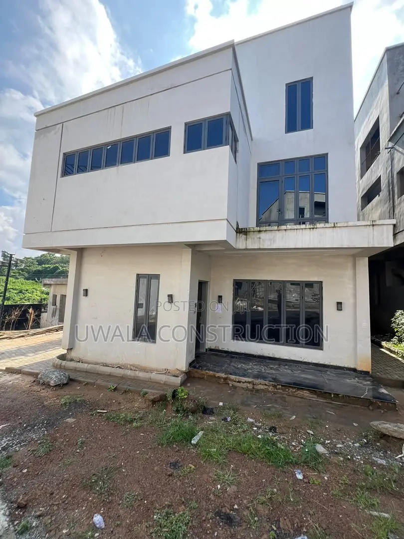 5bdrm Duplex in Guzape District for sale