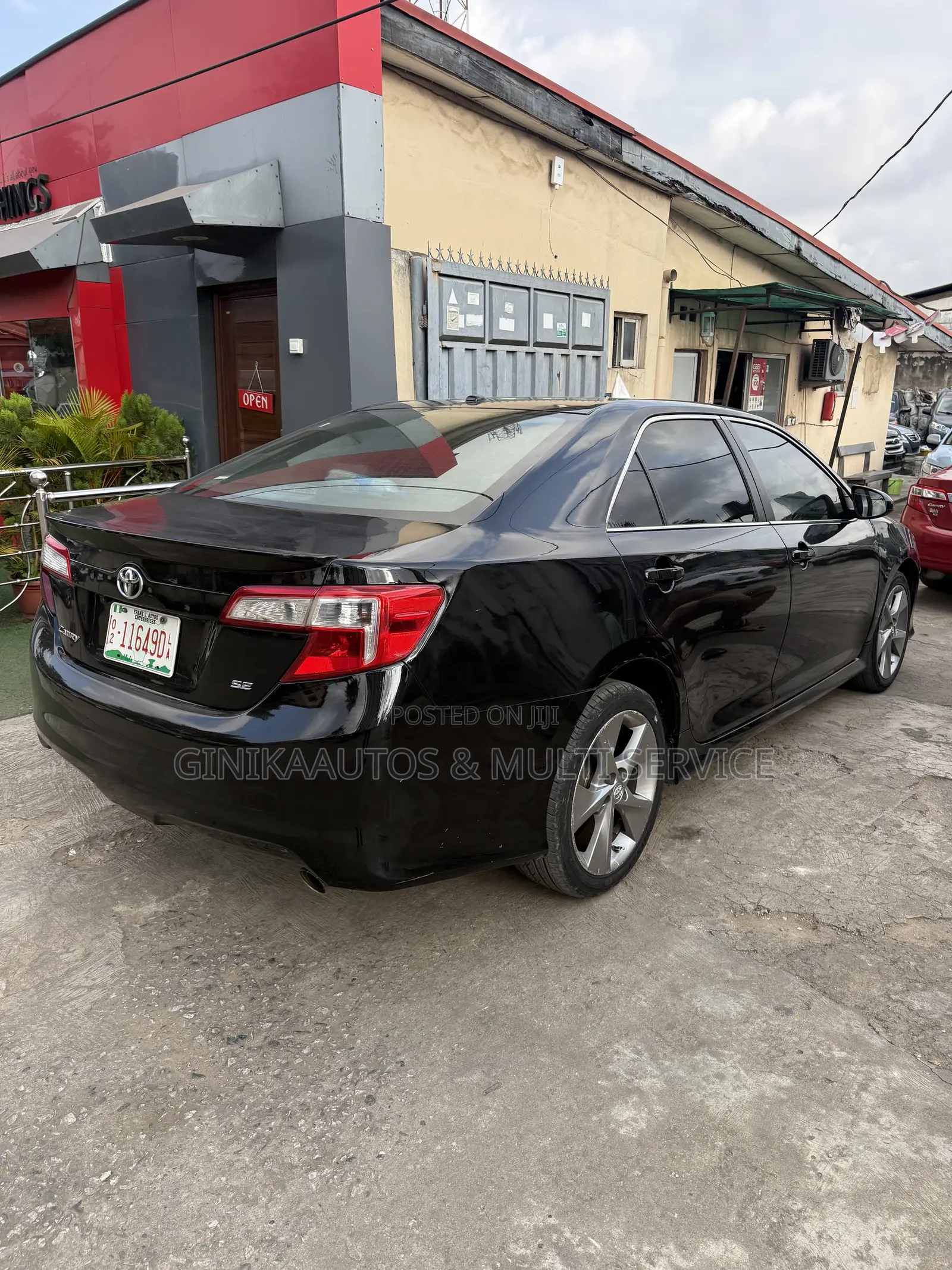 Toyota Camry XLE V6 4dr Sedan (3.5L 6cyl 6A) 2012 Black