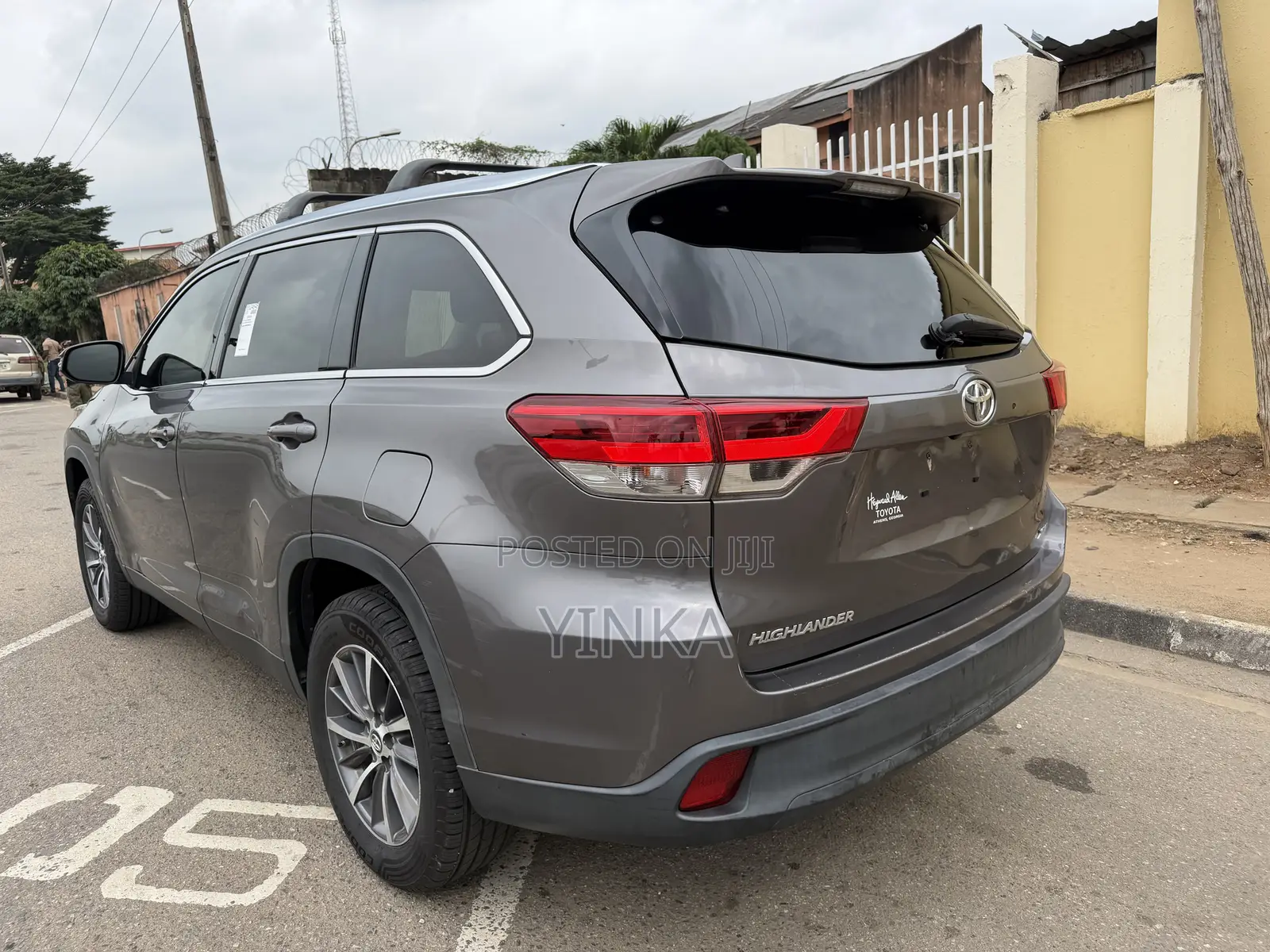 Toyota Highlander XLE 2019 Gray