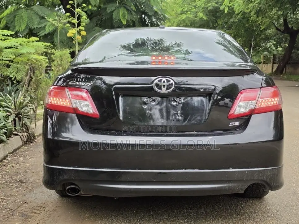Toyota Camry SE 4dr Sedan (2.5L 4cyl 6AM) 2010 Black