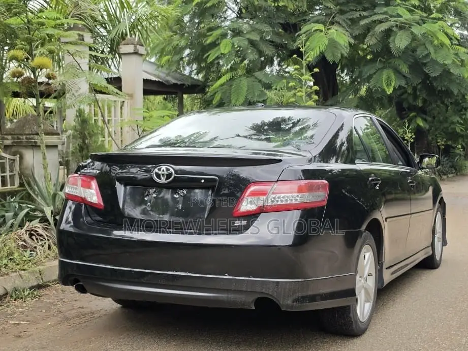 Toyota Camry SE 4dr Sedan (2.5L 4cyl 6AM) 2010 Black