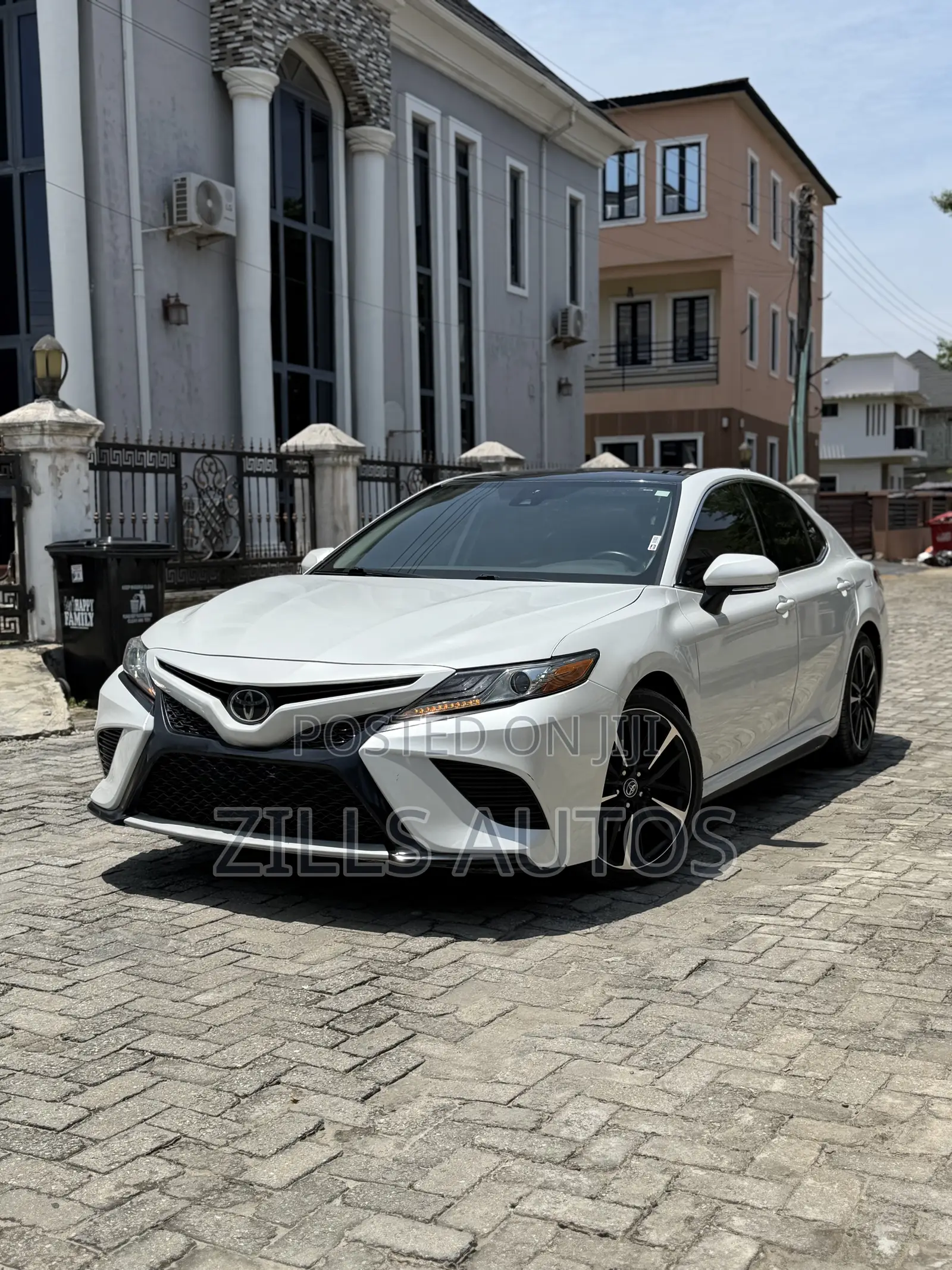 Toyota Camry XSE V6 (3.5L V6 8A) 2019 White