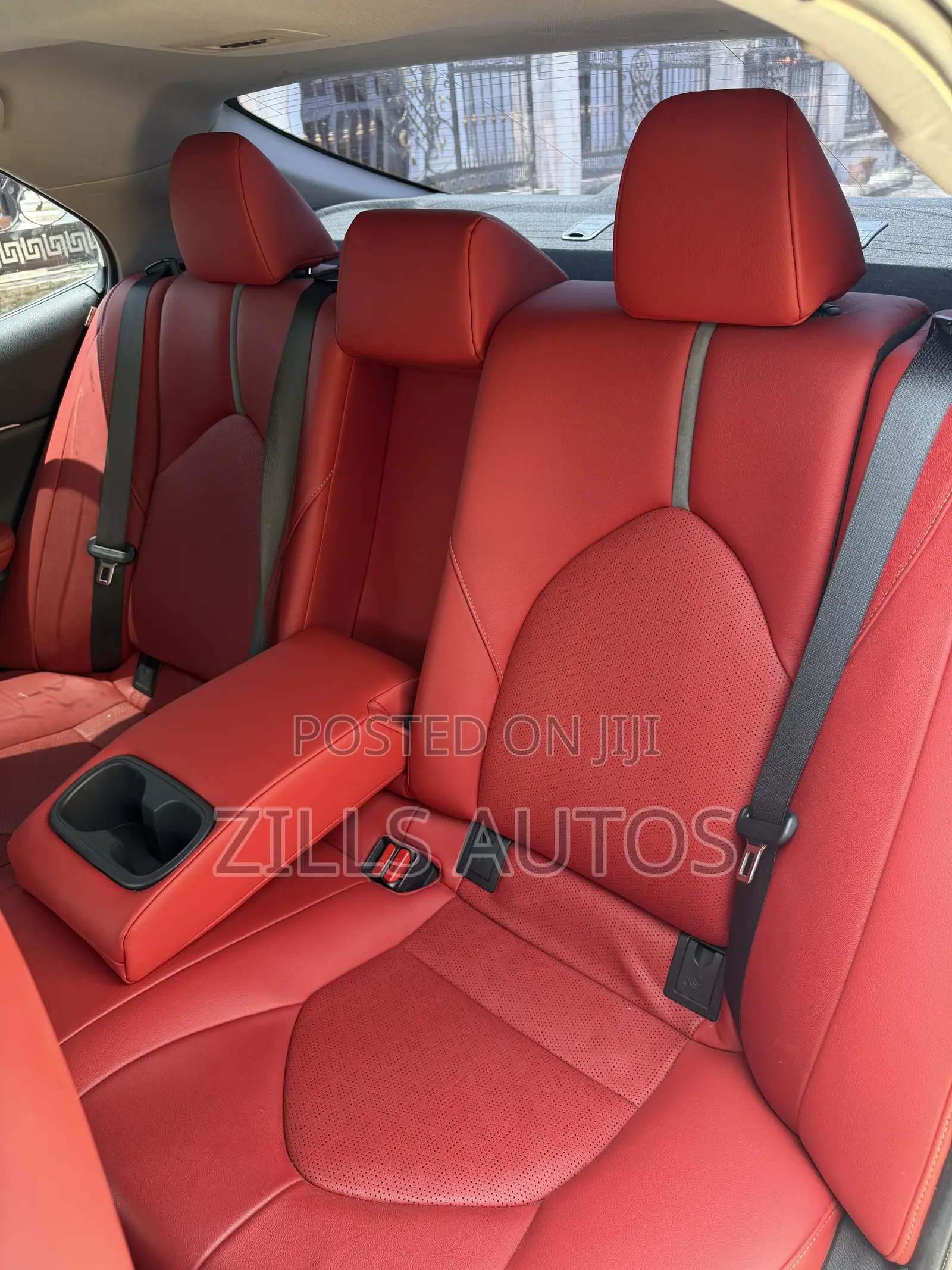 Toyota Camry XSE V6 (3.5L V6 8A) 2019 White