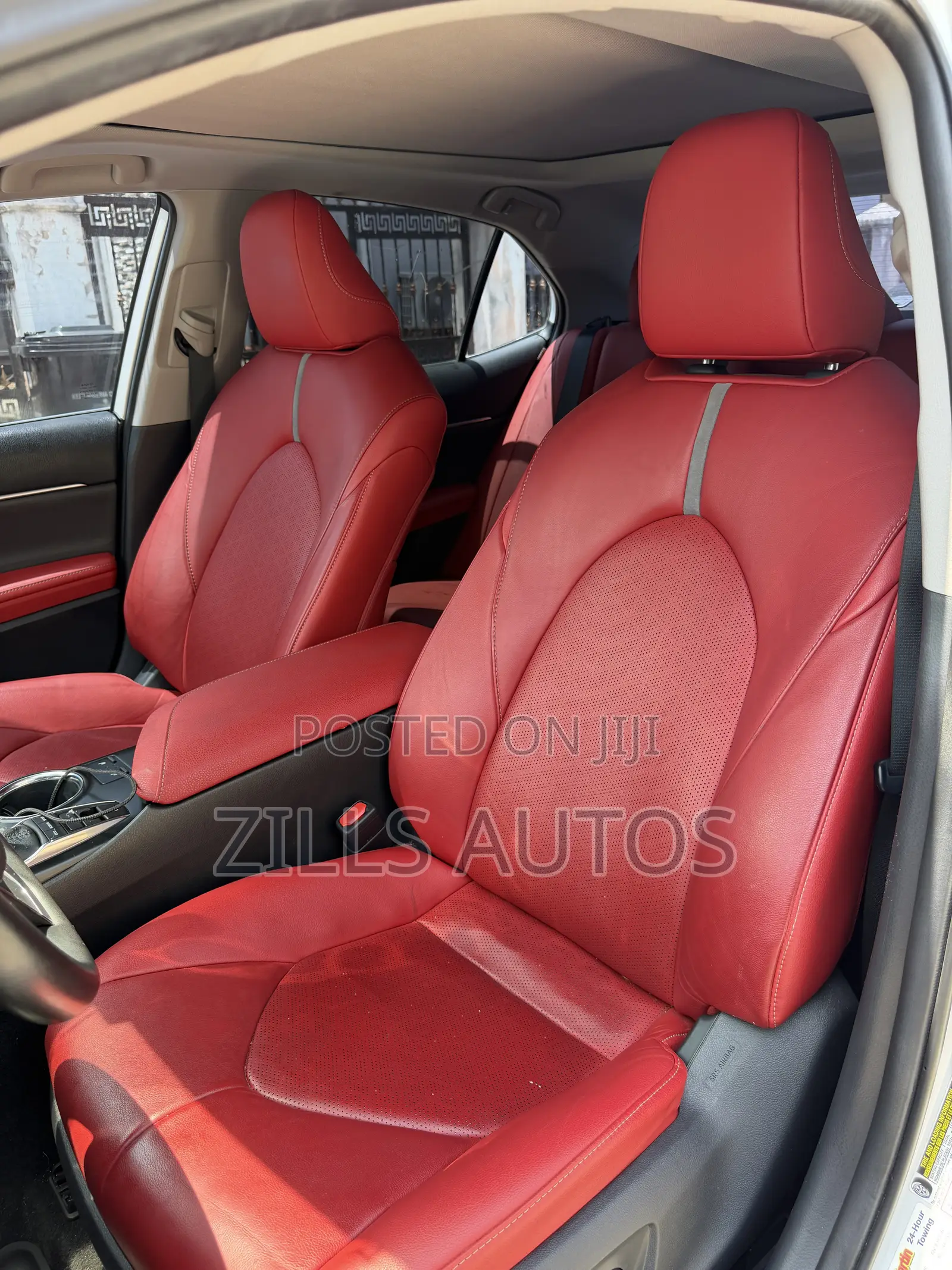 Toyota Camry XSE V6 (3.5L V6 8A) 2019 White