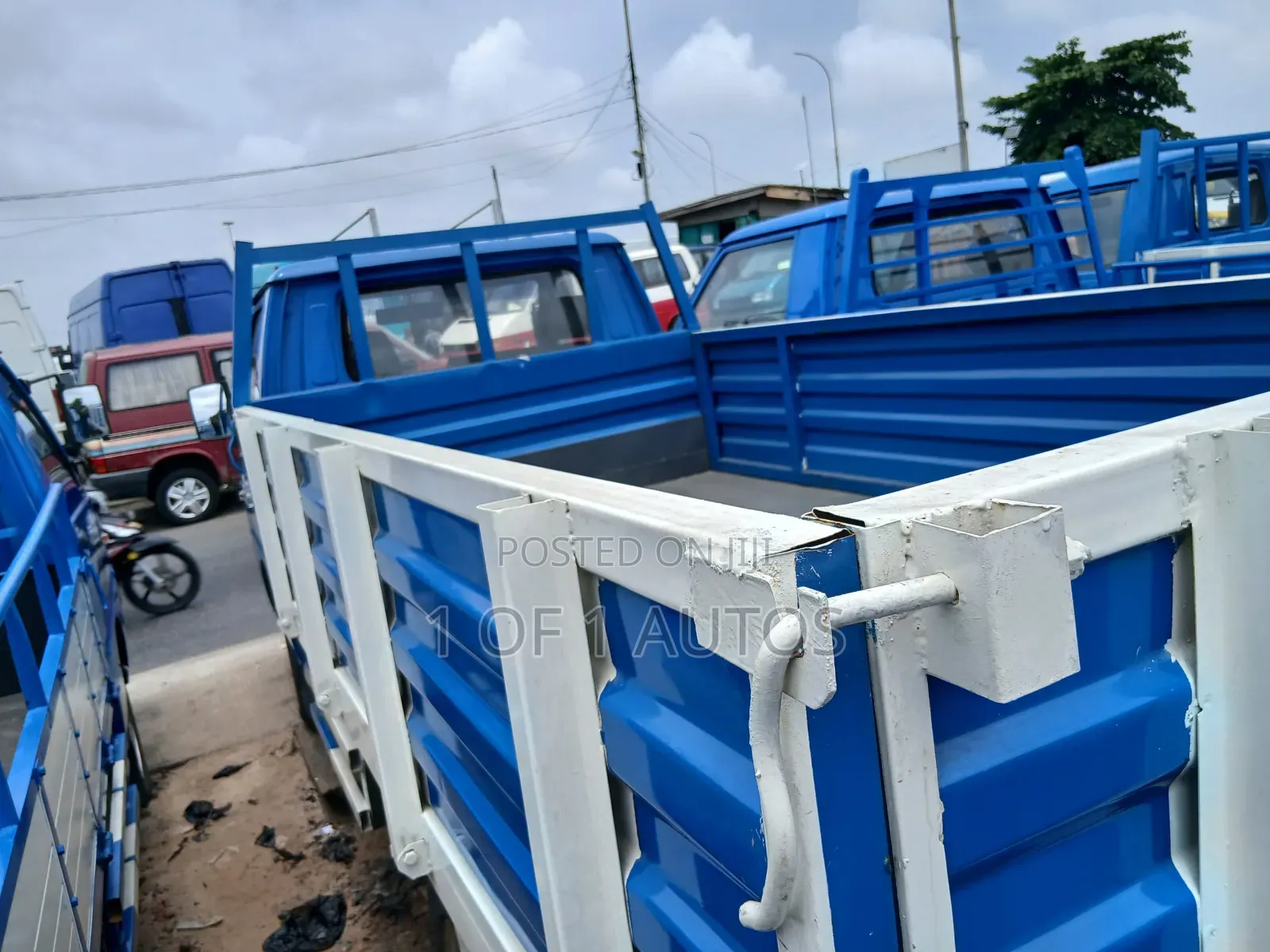 Mitsubishi Delica 2012 Blue