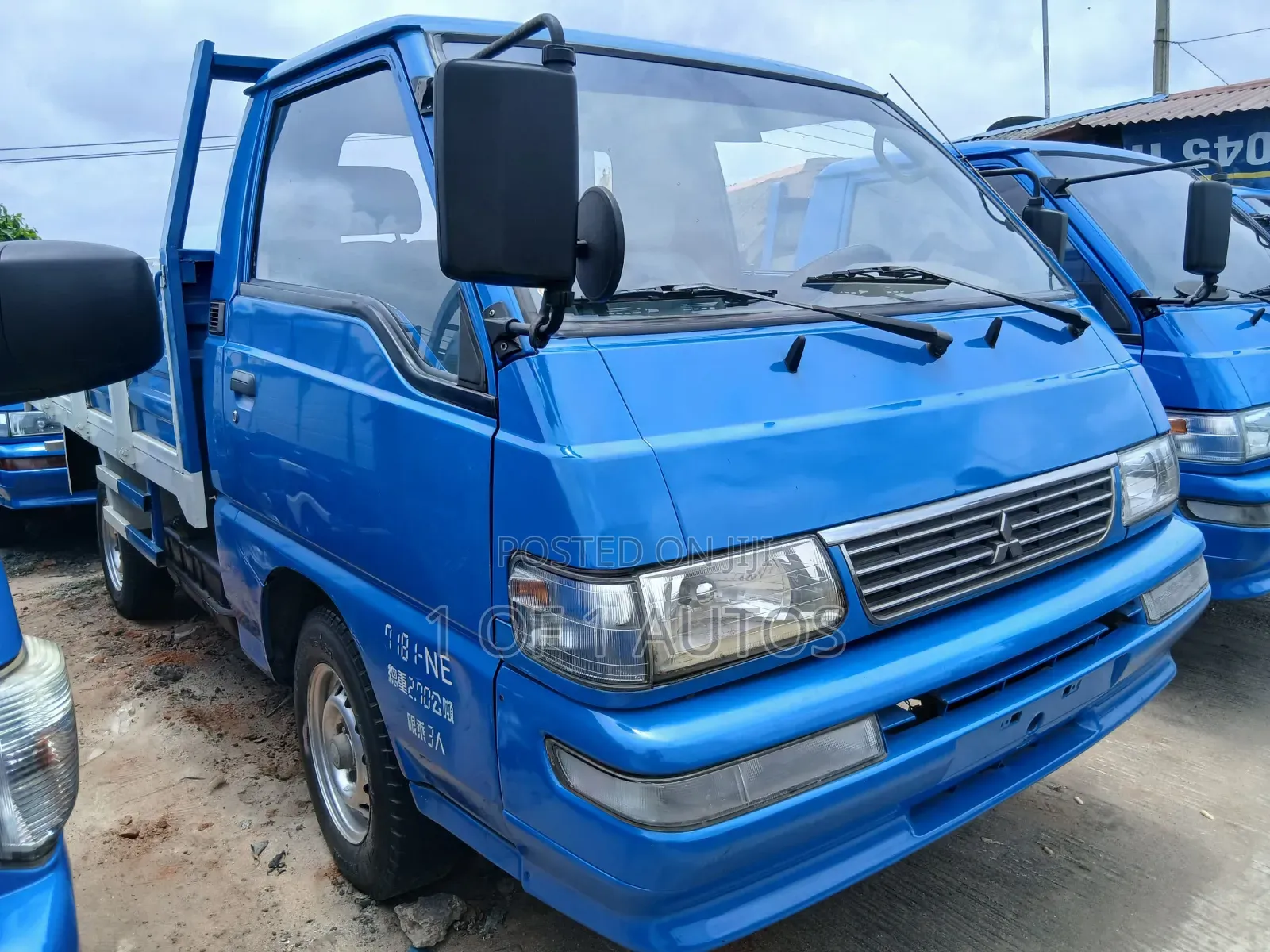 Mitsubishi Delica 2012 Blue