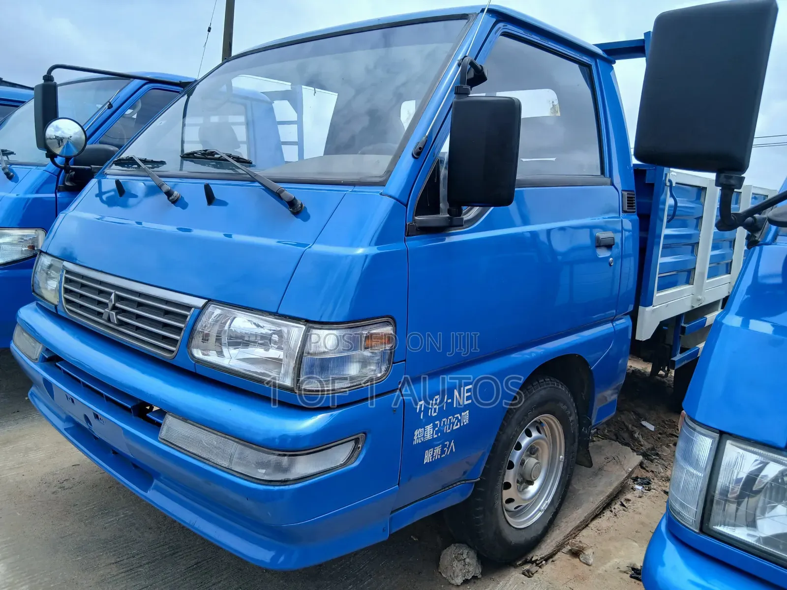 Mitsubishi Delica 2012 Blue