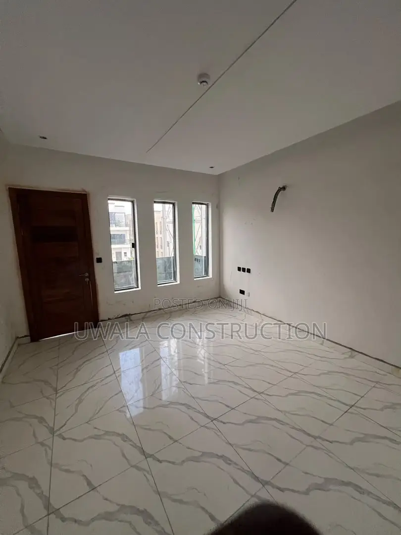 5bdrm Duplex in Guzape District for sale