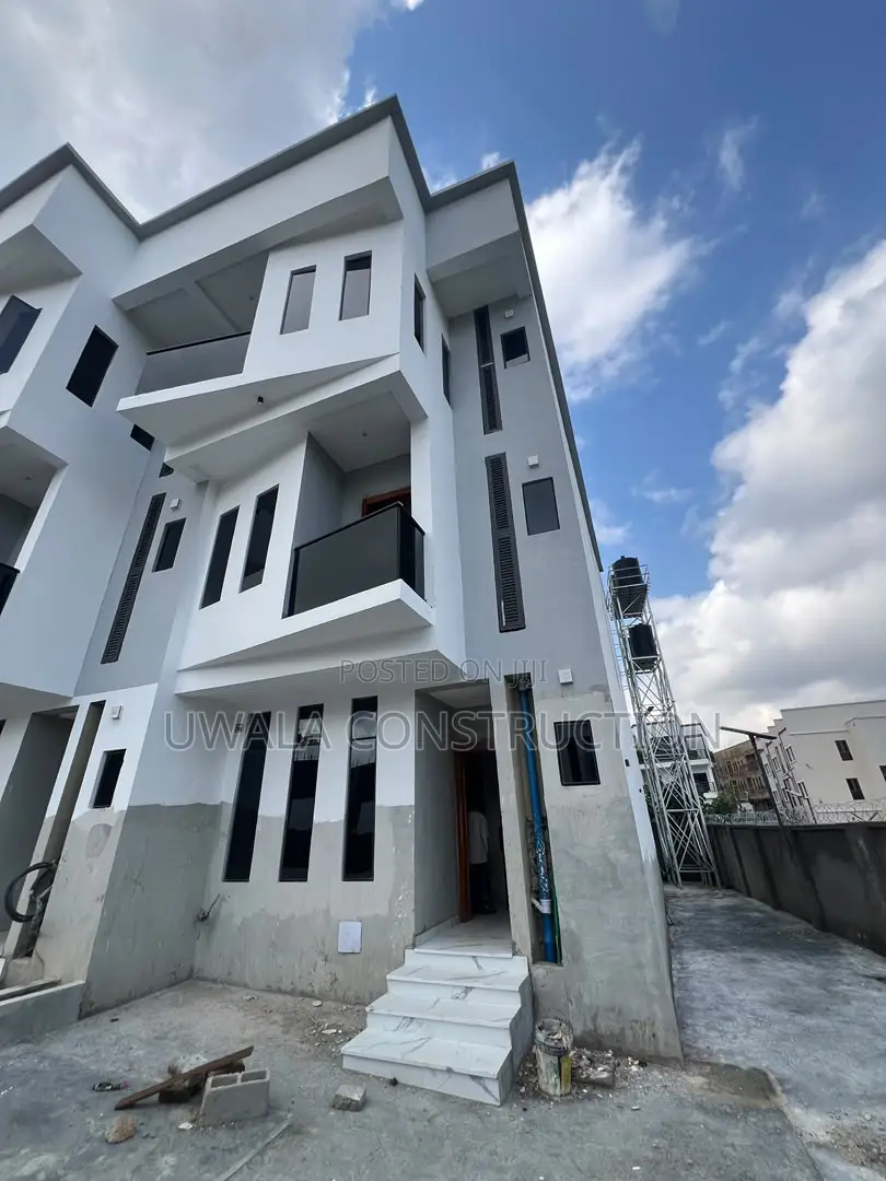 5bdrm Duplex in Guzape District for sale