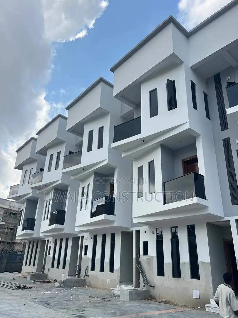 5bdrm Duplex in Guzape District for sale