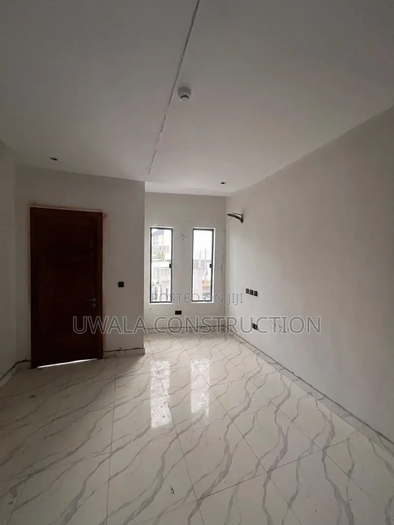 5bdrm Duplex in Guzape District for sale