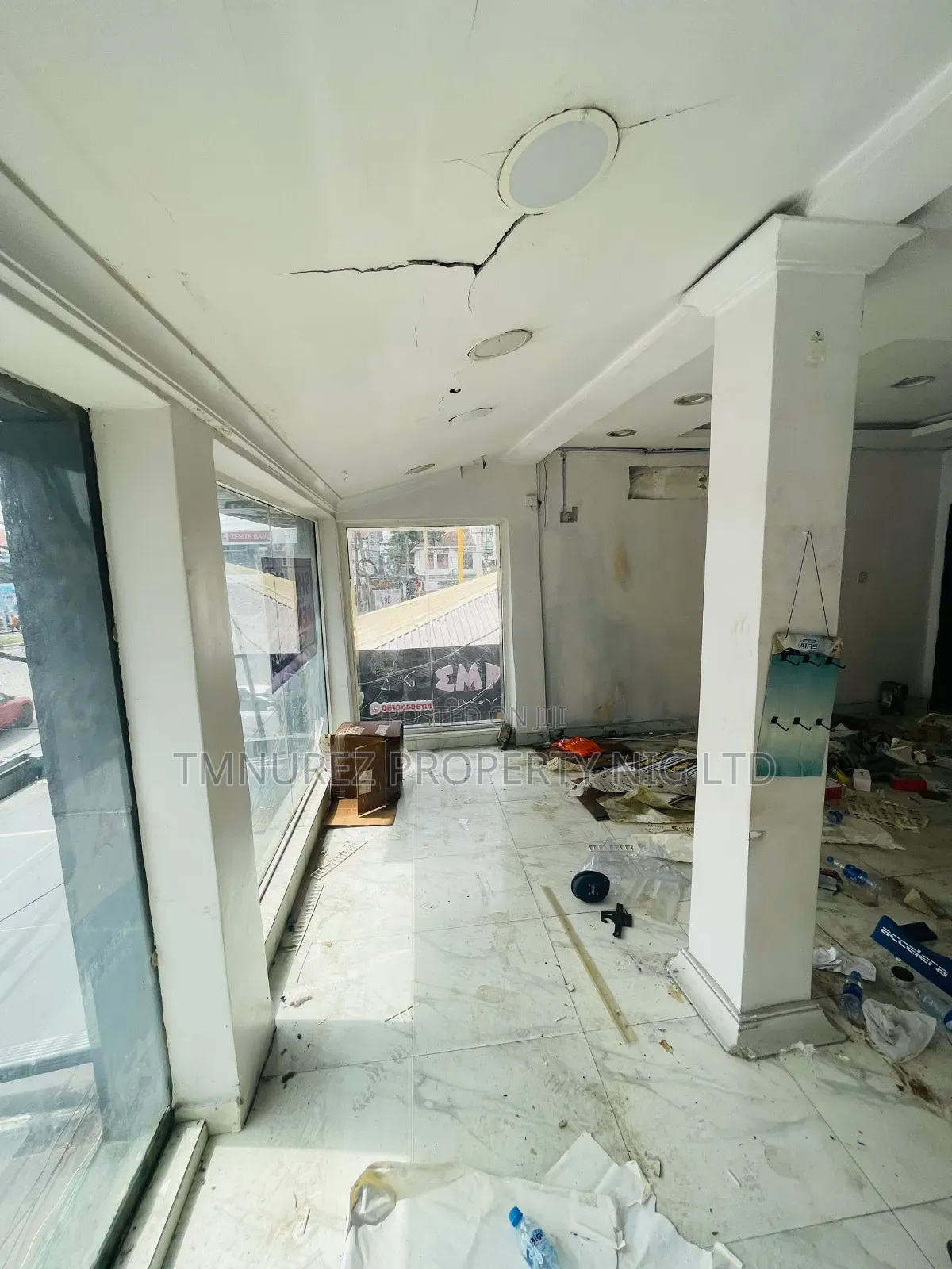 Shop for Rent Direct Faccing Road at Admiralty Lekki Phase1