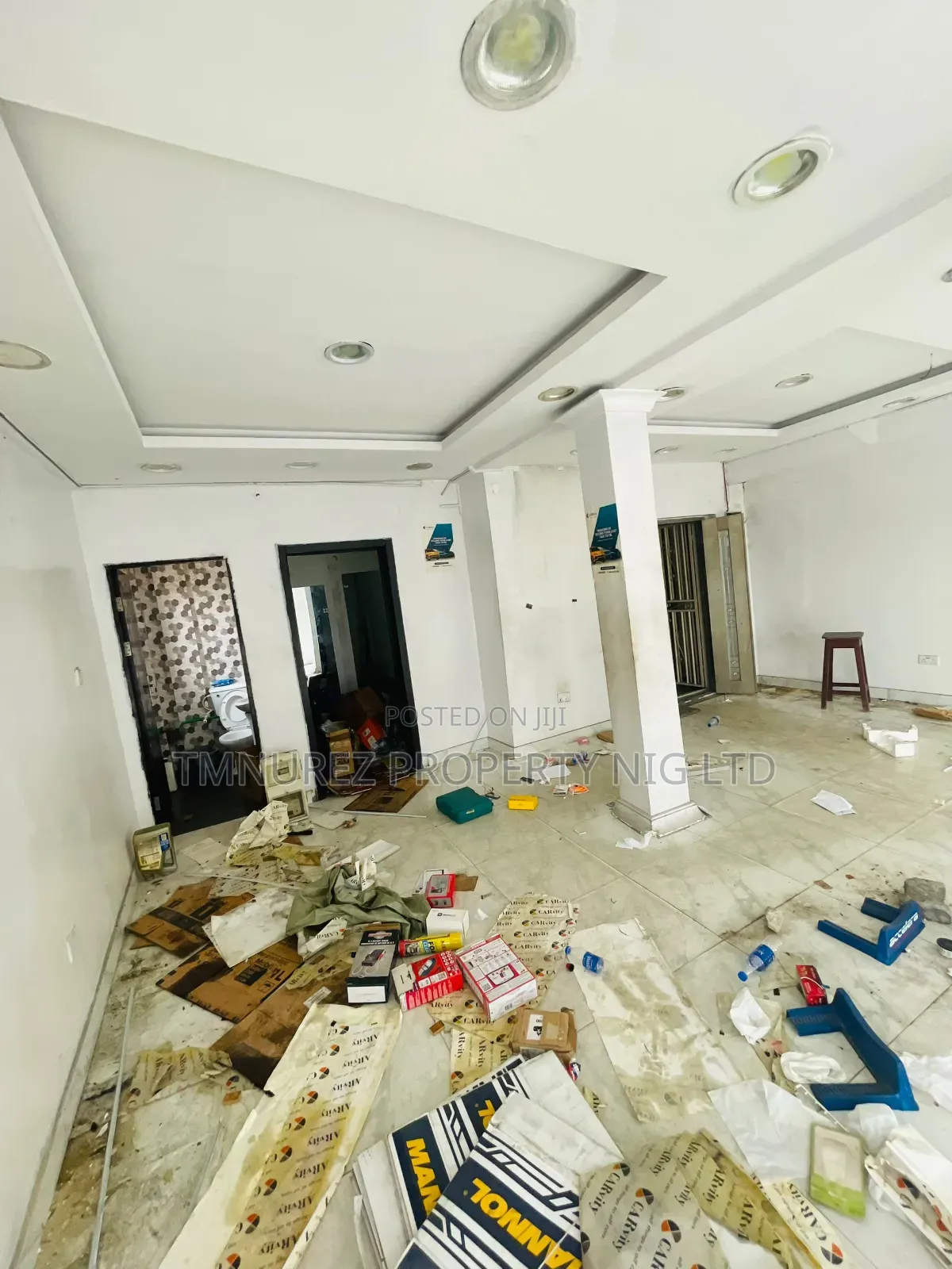 Shop for Rent Direct Faccing Road at Admiralty Lekki Phase1
