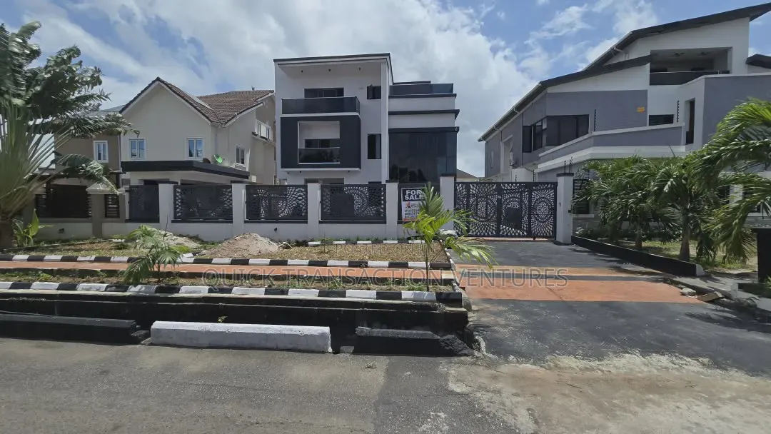 6bdrm Duplex in Pinnock Beach Estate, Osapa london for sale