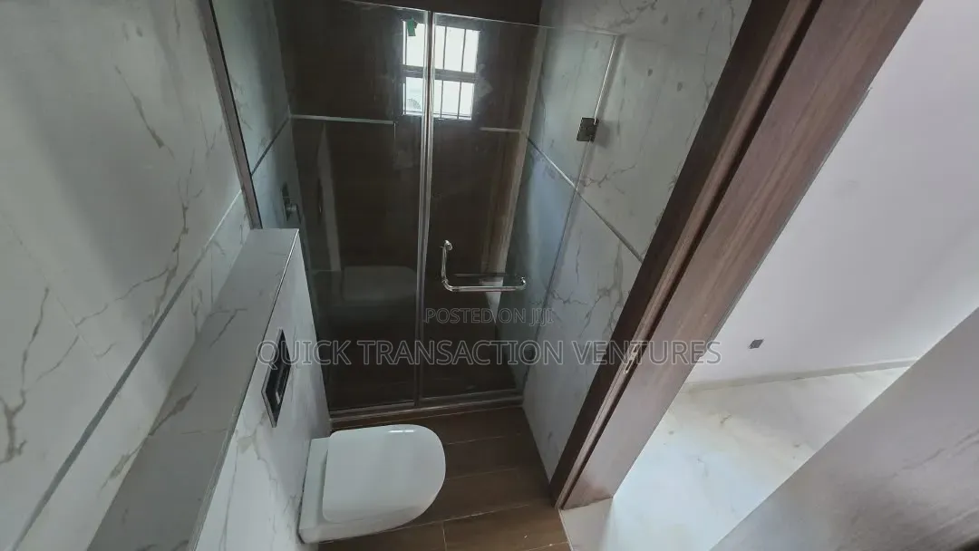 6bdrm Duplex in Pinnock Beach Estate, Osapa london for sale