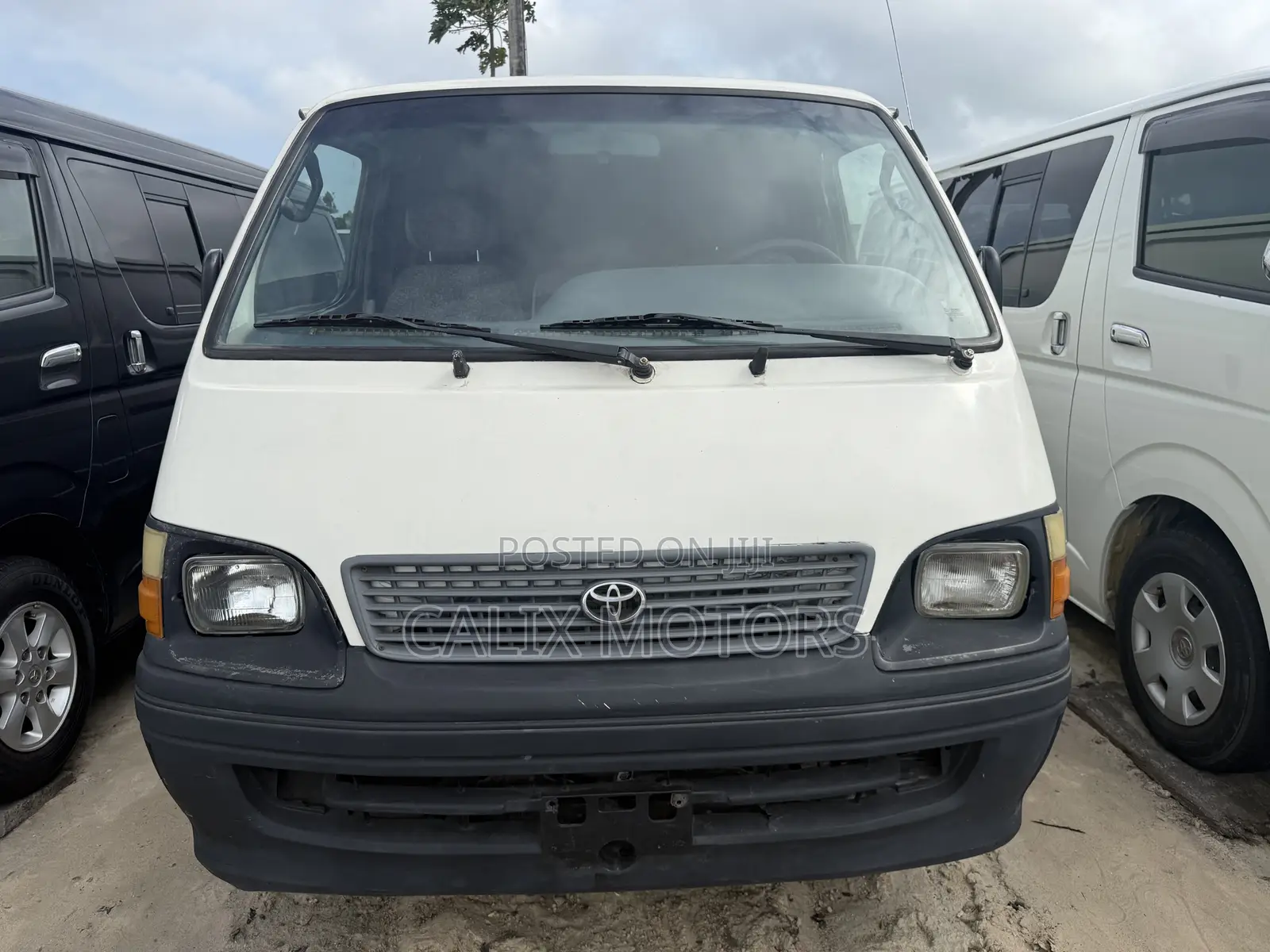 Toyota HiAce 2007 White
