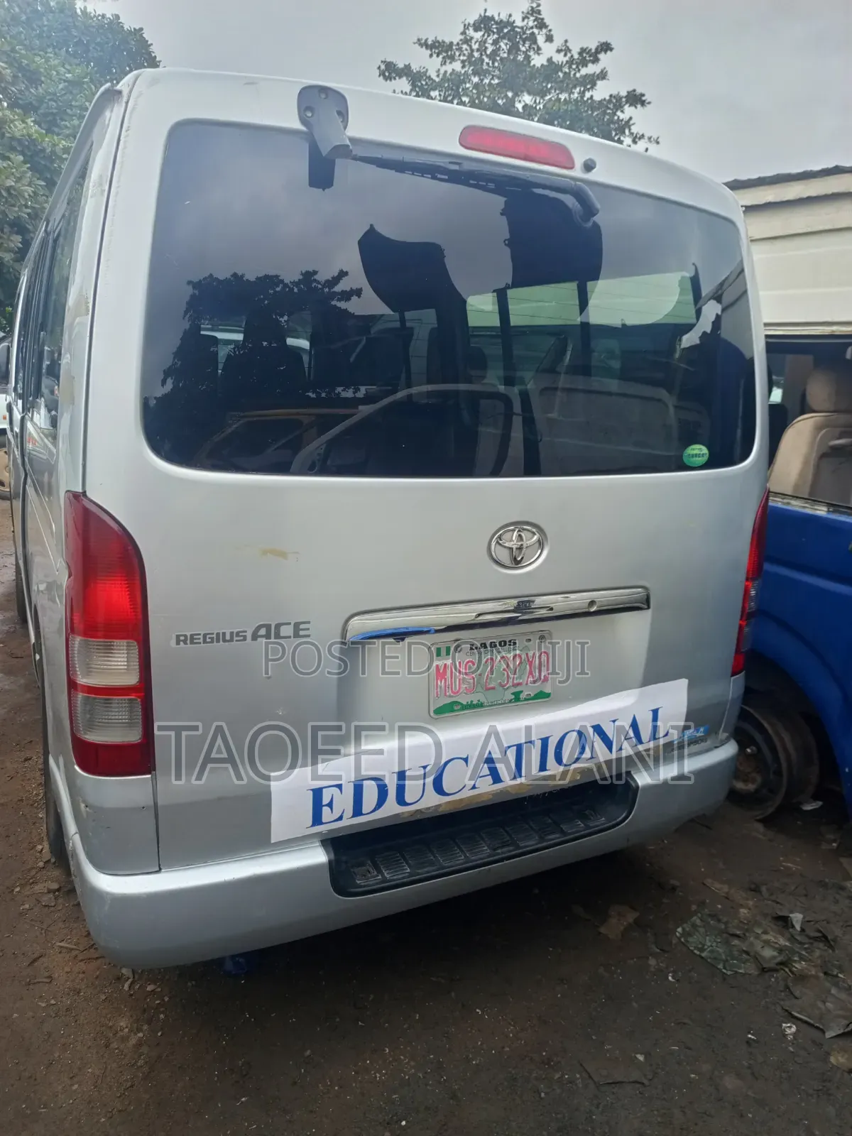 Toyota HiAce 2015 Silver