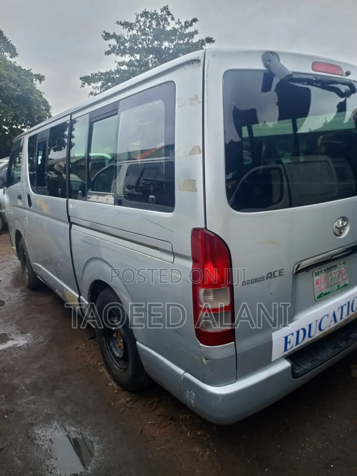 Toyota HiAce 2015 Silver