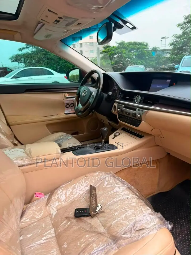 Lexus ES 2014 Red