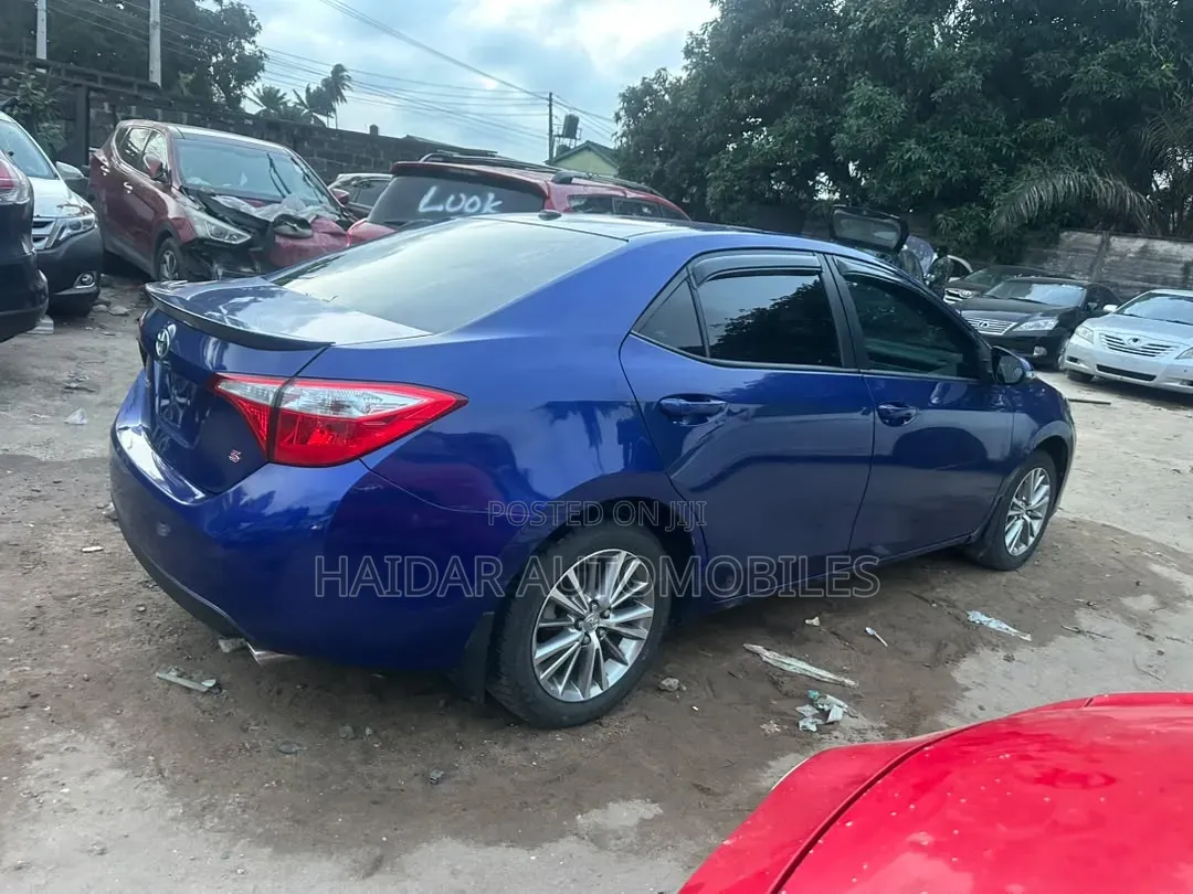 Toyota Corolla 2015 Blue
