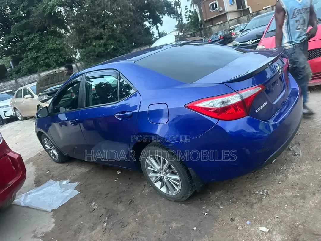 Toyota Corolla 2015 Blue