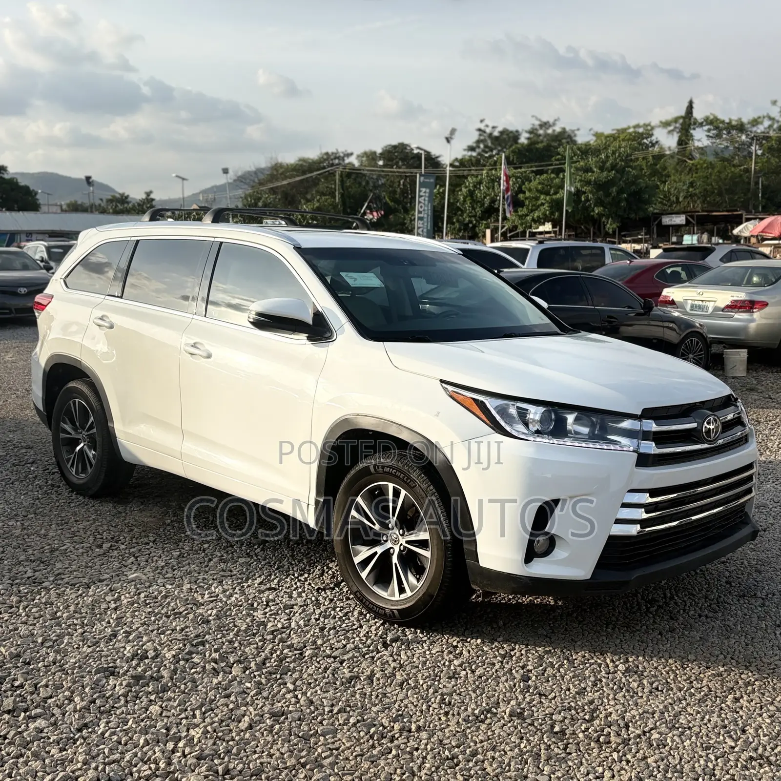 Toyota Highlander XLE 4x4 V6 (3.5L 6cyl 8A) 2017 White