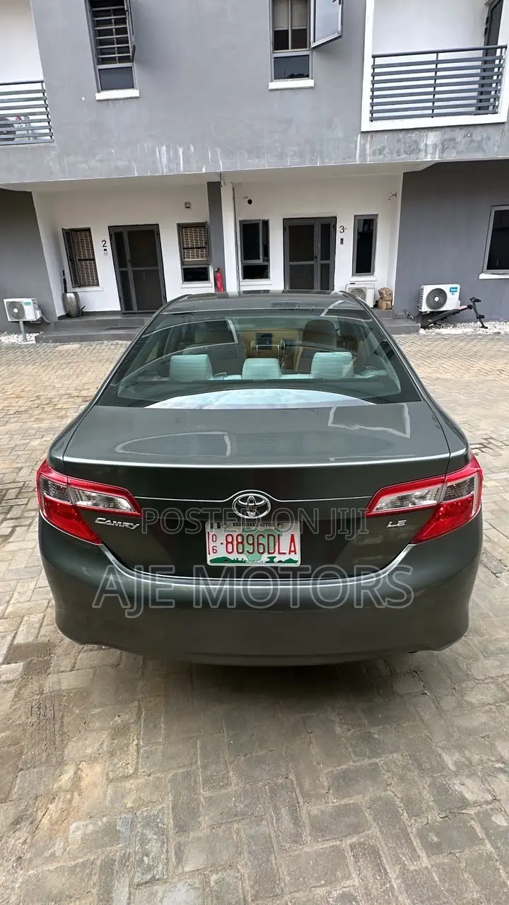Toyota Camry LE 4dr Sedan (2.5L 4cyl 6A) 2014 Green