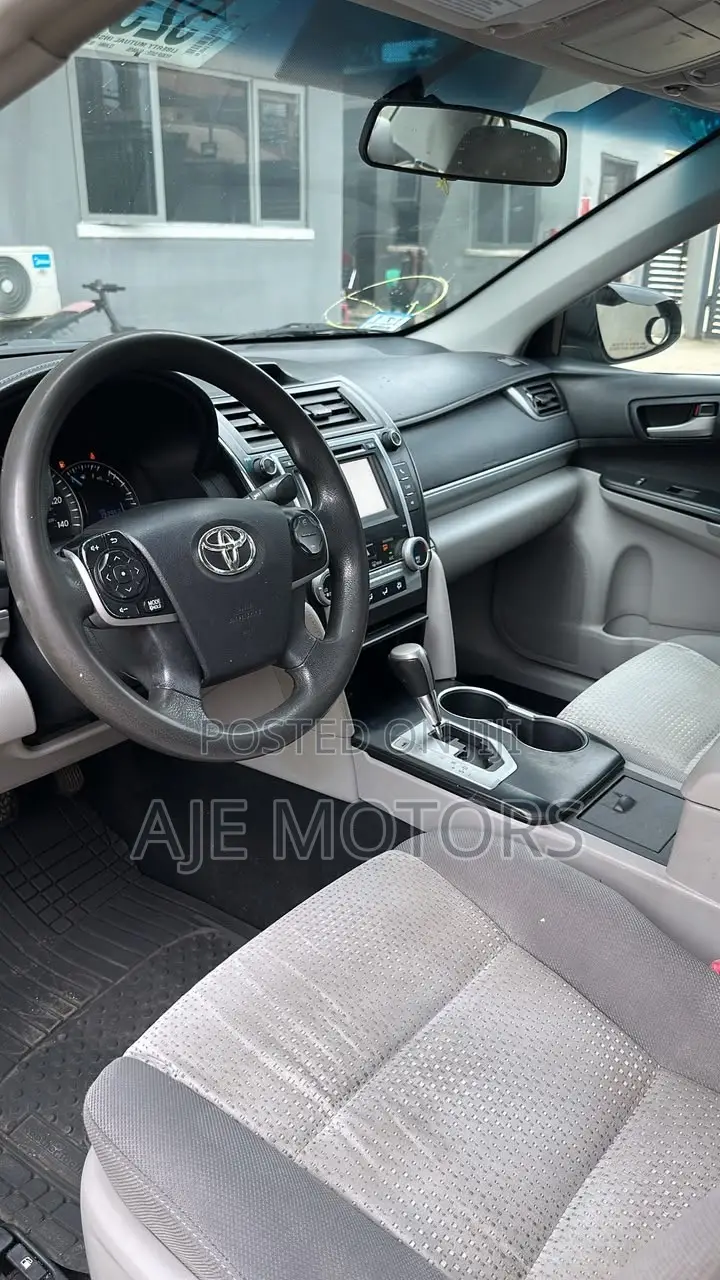 Toyota Camry LE 4dr Sedan (2.5L 4cyl 6A) 2014 Green