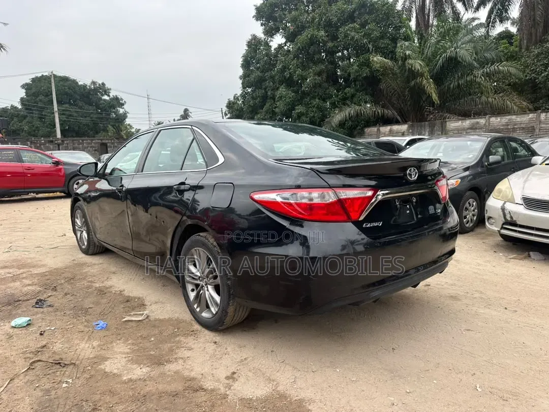 Toyota Camry 2016 Black